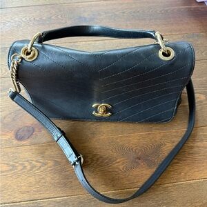 Chanel Chevron Chic Medium Top Handle Bag – Black Caviar Leather, Gold Hardware